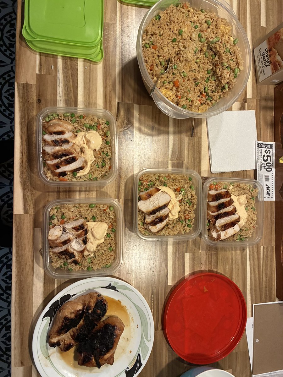 theredrobber's tweet photo. Boy dinner :3 https://t.co/pEa6i0F182