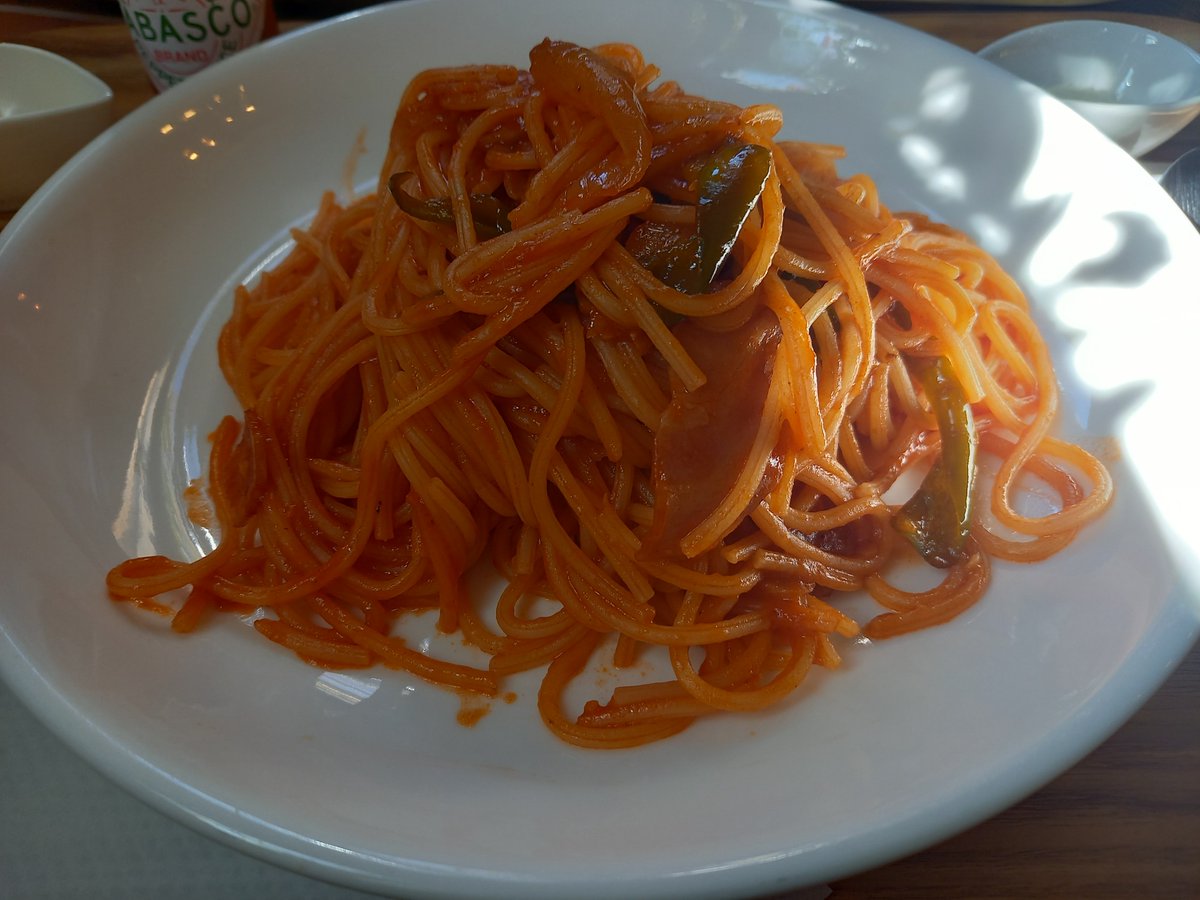taka_pakkan's tweet photo. 「ランチはいつもの😊」
午前中に鍋の材料を購入したり
したのち、
ランチはいつもの場所。
cafe Ichigo Ichieさんの500円
ランチ😆✨️
今回は、カレードリアまたは
ナポリタンの中から、
ナポリタンにしました😊
量が多くて、とても美味しかったです😌✨️
最高です😊
#帯広市
#カフェ
#IchigoIchie https://t.co/5M9rn8vuFn