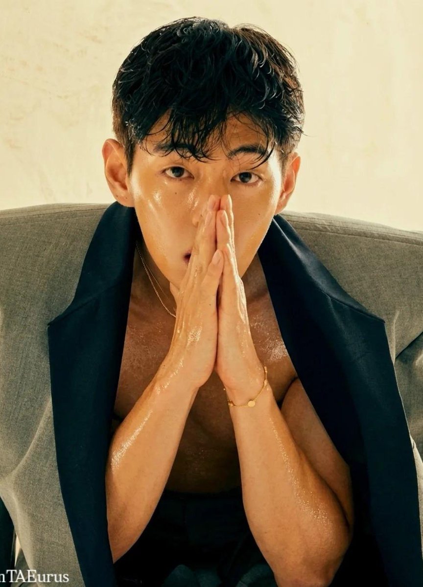 neelstae's tweet photo. Who tf oiled him up?!! His stylist team was on to somethingksksmsm https://t.co/l1UIz5fKSP