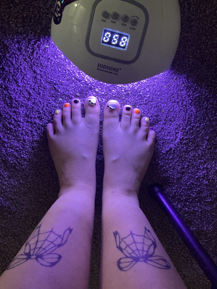 jynx420friendly's tweet photo. Spooky toes 🕷️🕸️ https://t.co/XmQH2ZYKI5