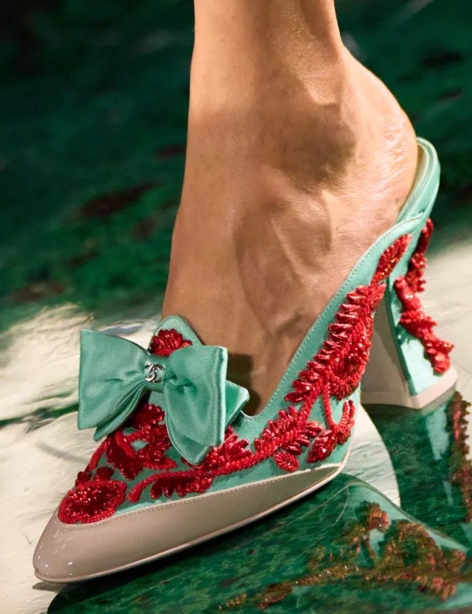 soomienana's tweet photo. The insane footwear fromChanel SS27..😮‍💨
Last one is my favourite https://t.co/yOcFcBEapJ