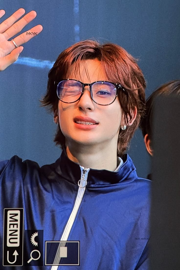 wontonaegi's tweet photo. i ♥️ nerds https://t.co/dLqsco9Ppd