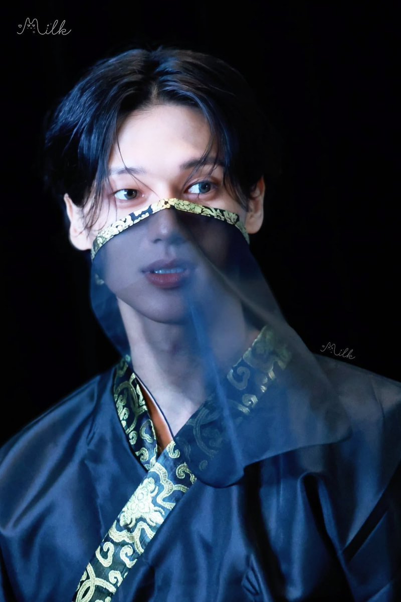 ejqejqw's tweet photo. 이런 남자가 암살하러 오면 기꺼이 당해줄 자신이 있습니다 https://t.co/hXiQohHuSD
