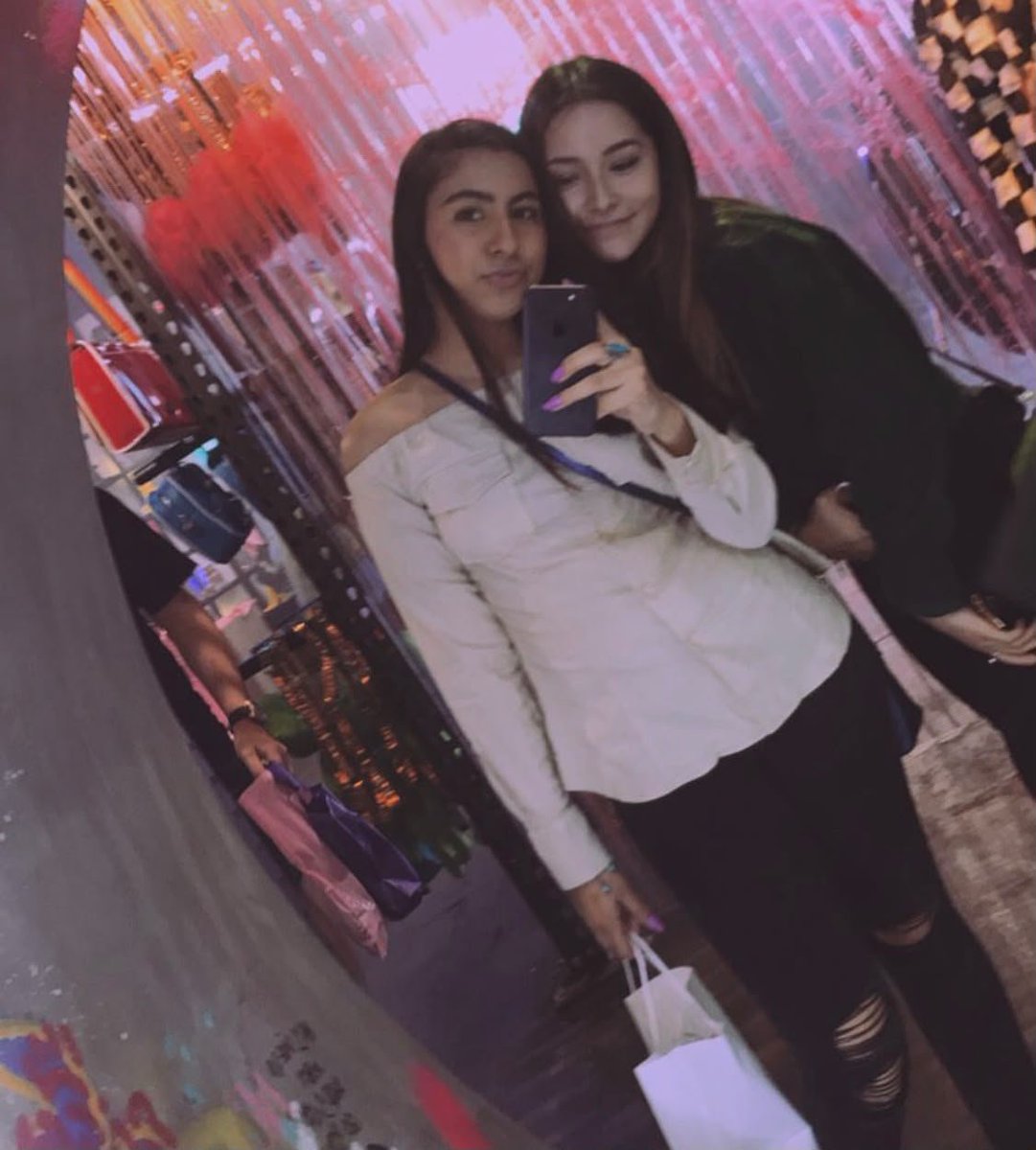 EmillyCarrter's tweet photo. My girl https://t.co/jPLO0pR4zQ