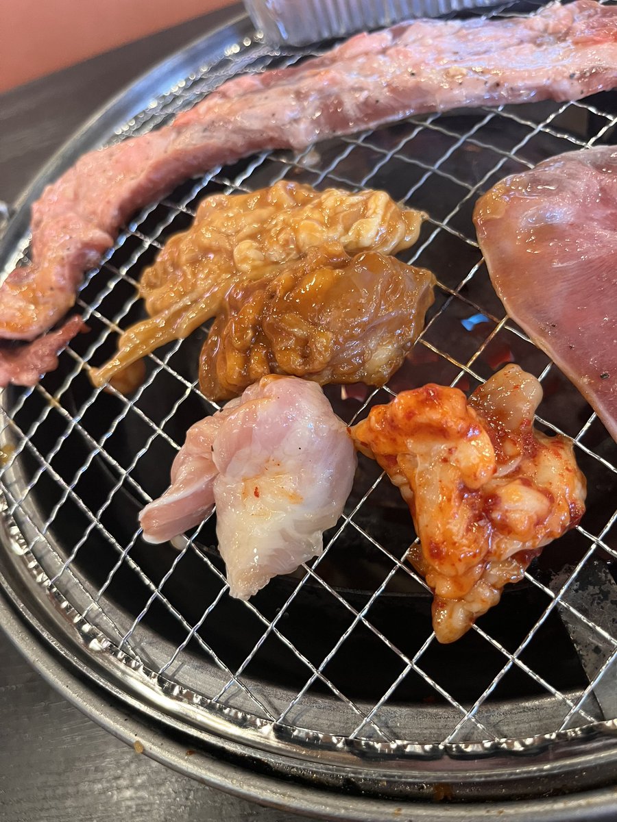 KikoShort's tweet photo. 今日は完全なる休日！
肉、肉、肉 https://t.co/GhAPy9Nv59