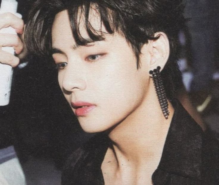 thvaesthetics's tweet photo. pretty dangling earrings https://t.co/82N39GFB3G