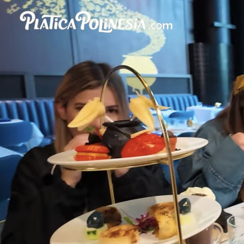 rinicita's tweet photo. Los únicos dos segundos donde aparece rivers en el blog de los polinomios porq la cortaron de todos los clips por mal hablada https://t.co/AiDwCzXrS7