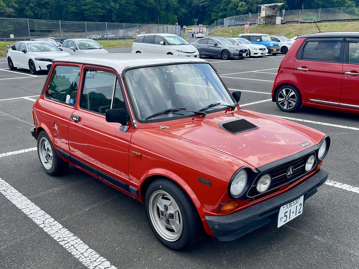 cyclo_oxy's tweet photo. 先日のニキトウミーティングでゲットしたモノ
ウキウキです🥰
ビアンキ万歳😁 https://t.co/MZ4U9DQHOE