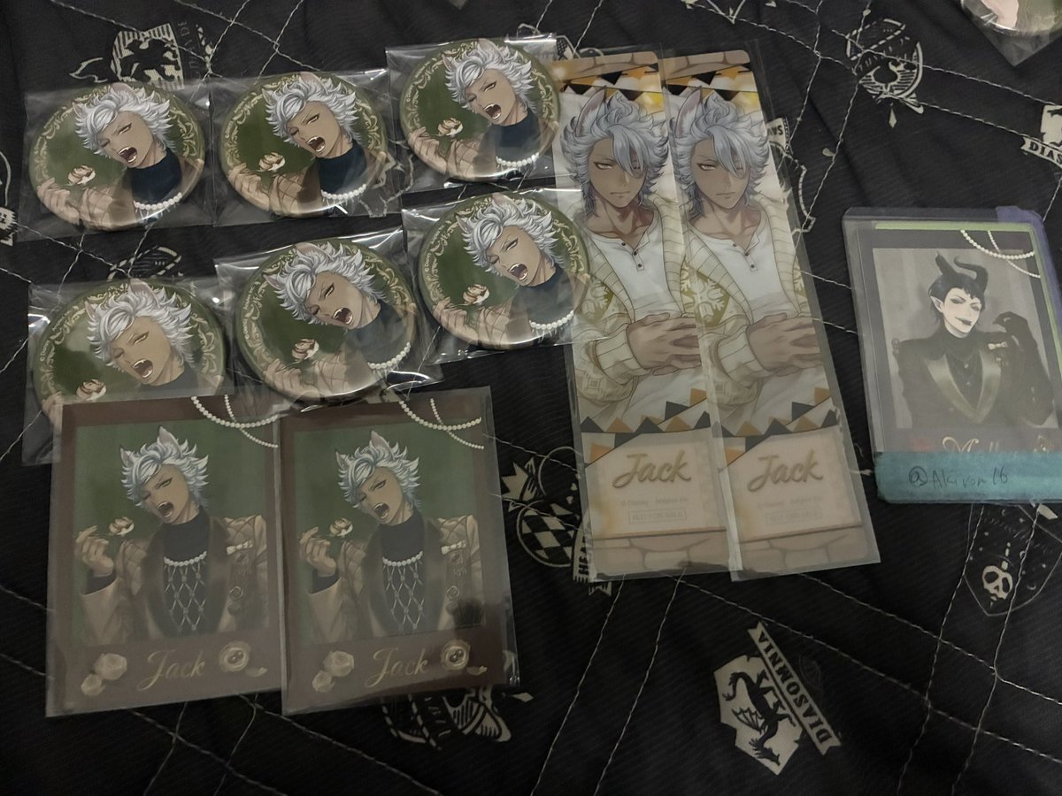 Akiron_j's tweet photo. 譲渡 買取 ツイステ ボンボニエール 缶バッジ クリアしおり くつろぎ 特典 カード

譲）ジェイド ジャック
求）定価+送料

画像セットのみ
ジェイドはジャックまとめてお迎え
明日までにお支払い可能な方のみご希望ありましたらフロイドのカードを追加でお譲り可能
特典はひとつ200円 https://t.co/lubTNzYVeq