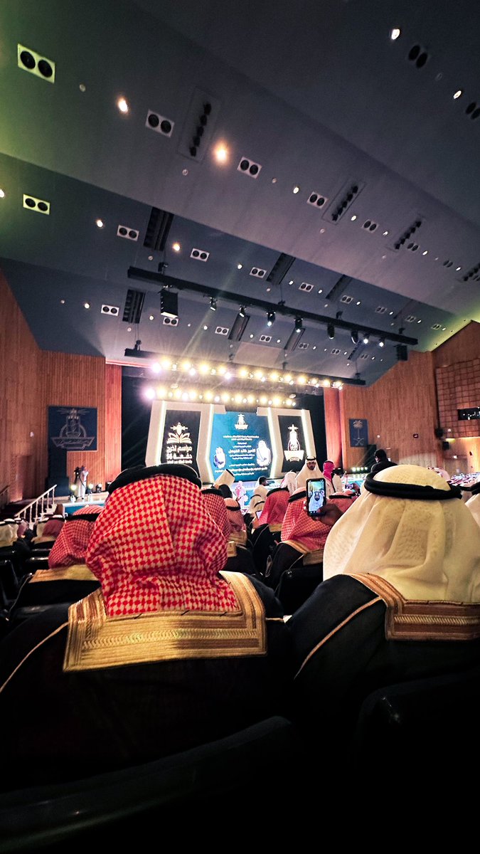 ALI_MOSLEH1's tweet photo. خرييج رسميًاا #kau 
لك الحمد حتى ترضى 🤍🤍🎓 https://t.co/kTw67XnvK4