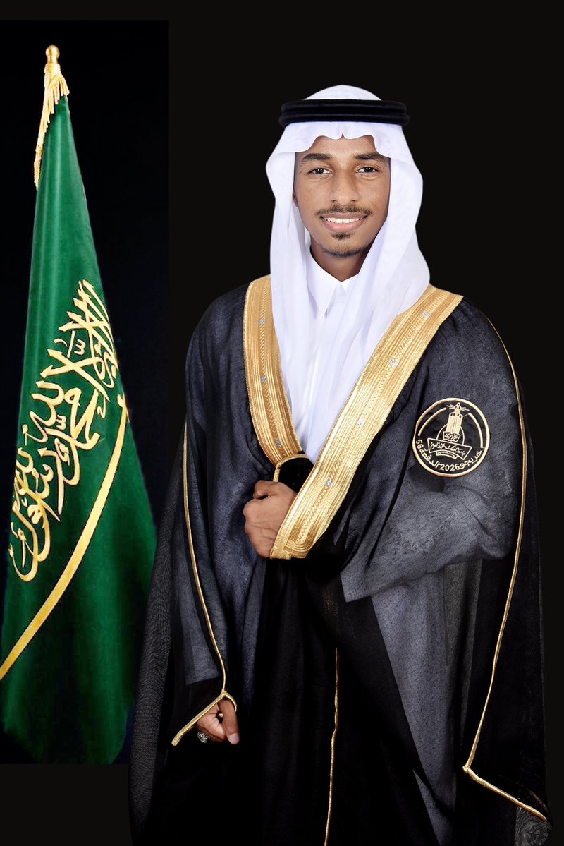 ALI_MOSLEH1's tweet photo. خرييج رسميًاا #kau 
لك الحمد حتى ترضى 🤍🤍🎓 https://t.co/kTw67XnvK4