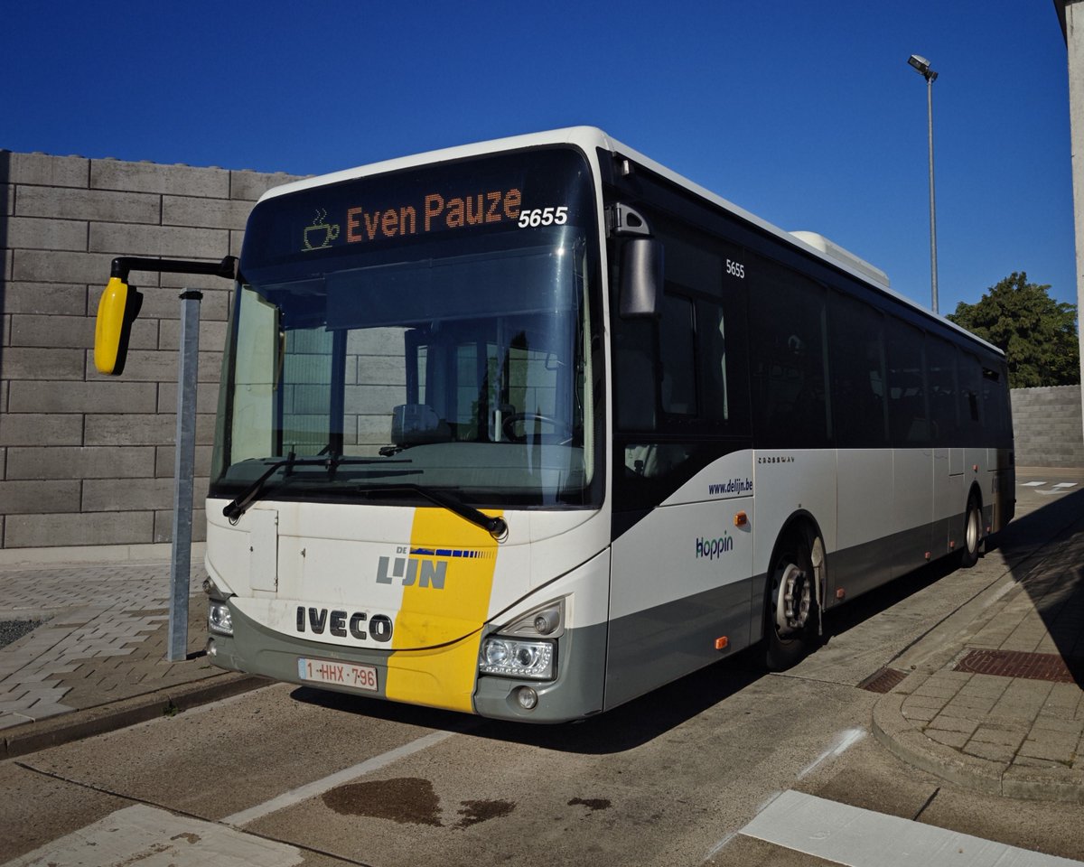 krisvl_70's tweet photo. Goedemiddag 🙂🌞🚍

#delijn #publictransport #openbaarvervoer #busdriverlife #happybusdriver https://t.co/LAHwVFx2WN