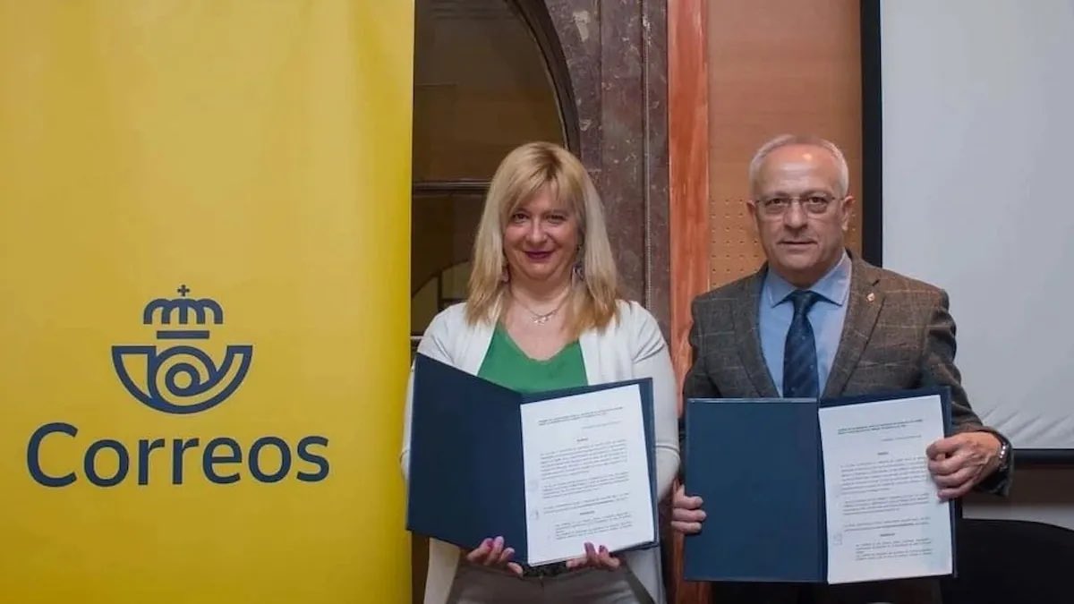 bertrandmyd's tweet photo. Cómo no se va a dudar del Voto por Correos que estuvo en las últimas elecciones, en manos de las cloacas del PSOE. En manos de Leire Díez. La que quería aniquilar al coronel Balas…Aquellos que buscaron sicarios para ‘matar’ a la jueza que investigaba la corrupción de Sánchez. https://t.co/NtQpoHeGqa
