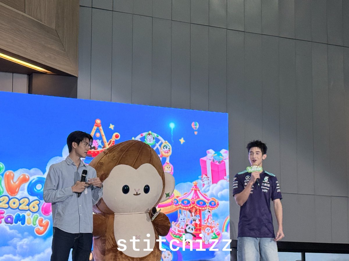 stitchiZz's tweet photo. ป้อนไม่นิ่งเลย ถ่ายภาพนิ่งยังค้องห่จังหวะ 🤪

MONDPROPON HAPPY FAM

#GMMTVFANIVAL2026HappyFamilyxAP
#Almondbabybigboy
#AlmondProgress
#PONPON https://t.co/wDHd9bcaor