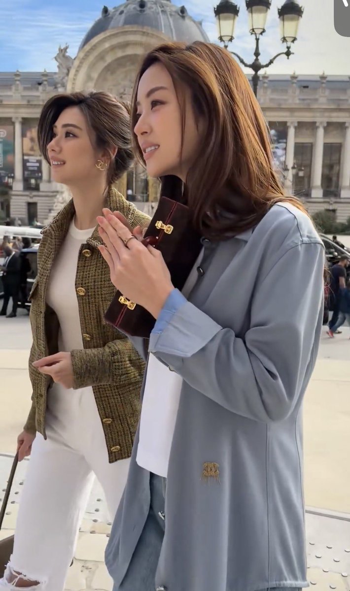 trendlmneverdie's tweet photo. ปารีสมีอะไรดี อ๋ออ… มีหมิวลีน่า

#CHANELSS27xLenaMiu
#LalinaLena #MiuNatsha
#CHANELSpringSummer 
#CHANEL #PFW @CHANEL https://t.co/Lp4E3BWokc