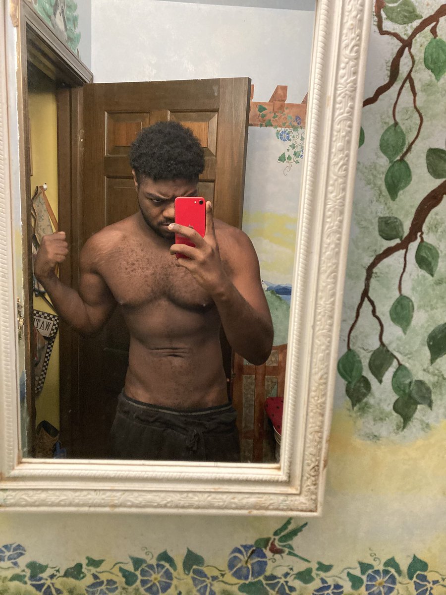 PapiToxico666's tweet photo. Need a pretty latina to come mark these abs up in my mirror 😘💦💦💦 https://t.co/ZD7XJBrKhv