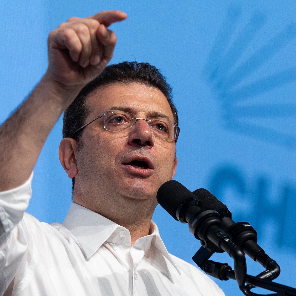 ekoimaro's tweet photo. Son Dakika | Ekrem İmamoğlu:

Erdoğan millet iradesine, yanındakiler ise devletin ve milletin malına çökmeye bağımlı hale gelmiştir.

Bu millet sandıkta “sil baştan” diyecek, Türkiye’yi huzura kavuşturacak tek iradedir! https://t.co/VafWKMd0L7