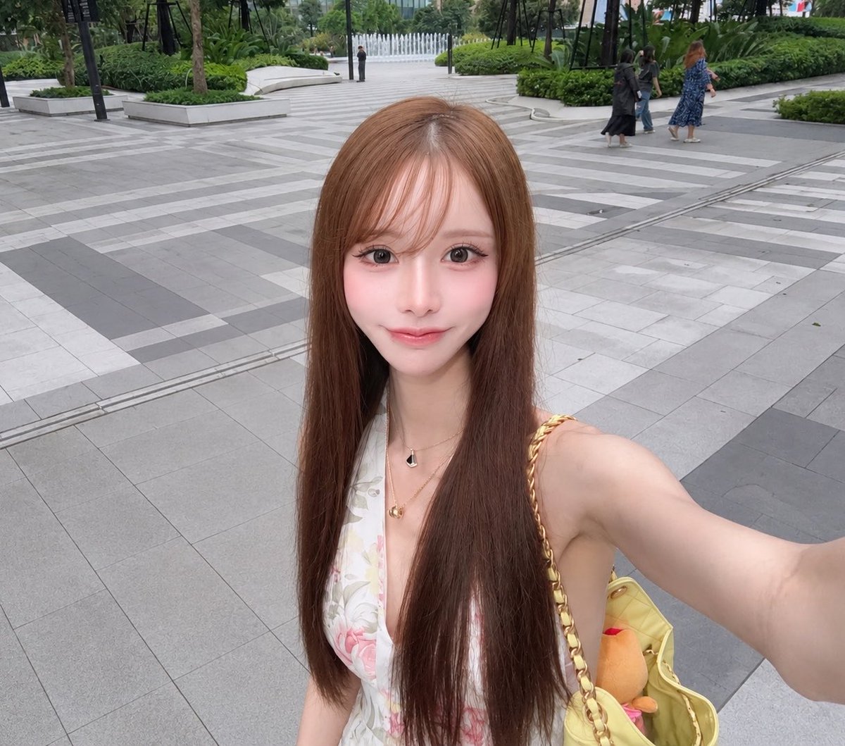 女の子ってほんとに色んな系統になれて髪型も服装もおしゃれできて人生楽しい最高(^з^)-☆女だけの特権🩷 https://t.co/2OMouzjCnR