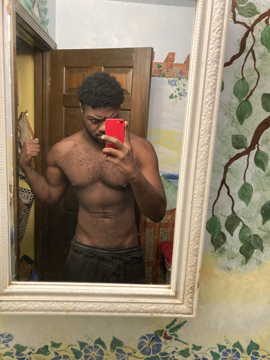 PapiToxico666's tweet photo. Down on your knees in my mirror Mamacita 😘💦 https://t.co/yqPpzoD6sN