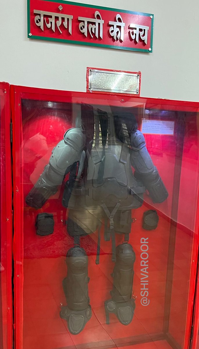 MapOsnit's tweet photo. @blackstarops Indian Army took the armor from a Chinese soldier after beating him to death with sticks. Now, this armor rests in an Indian museum. https://t.co/o1MXXAU5KL