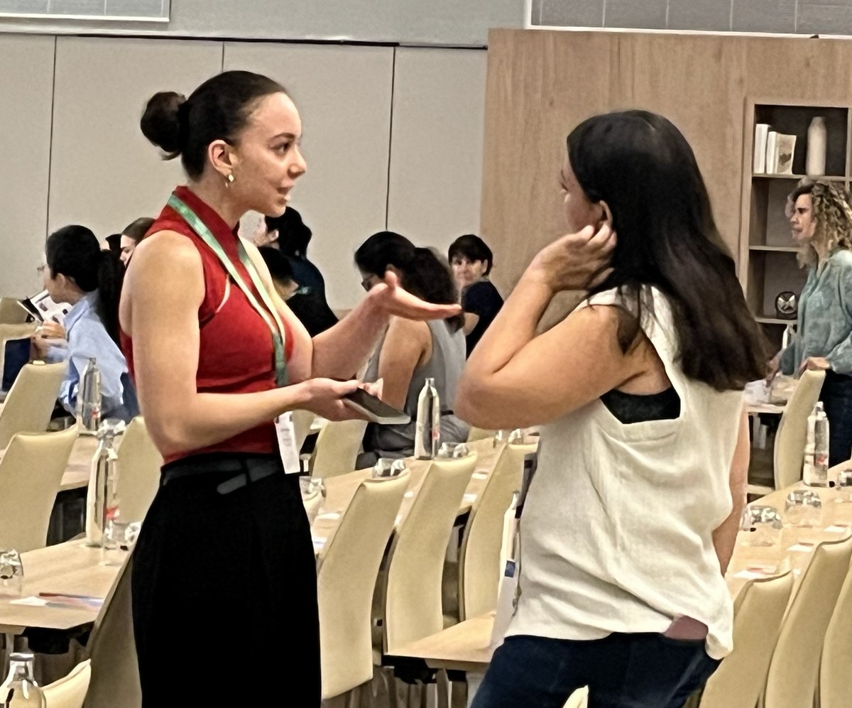 CellPressEvents's tweet photo. Cell Press editors from @CellCellPress, @Cell_Metabolism, @CellReports, @CellStemCell, and @cellpressblue  answered attendee questions ranging from AI’s impact on publishing to Cell Press' multi-journal submission. Then came 1-1 editor meet-and-greets! #CSAging2026 https://t.co/DZael6AWFy