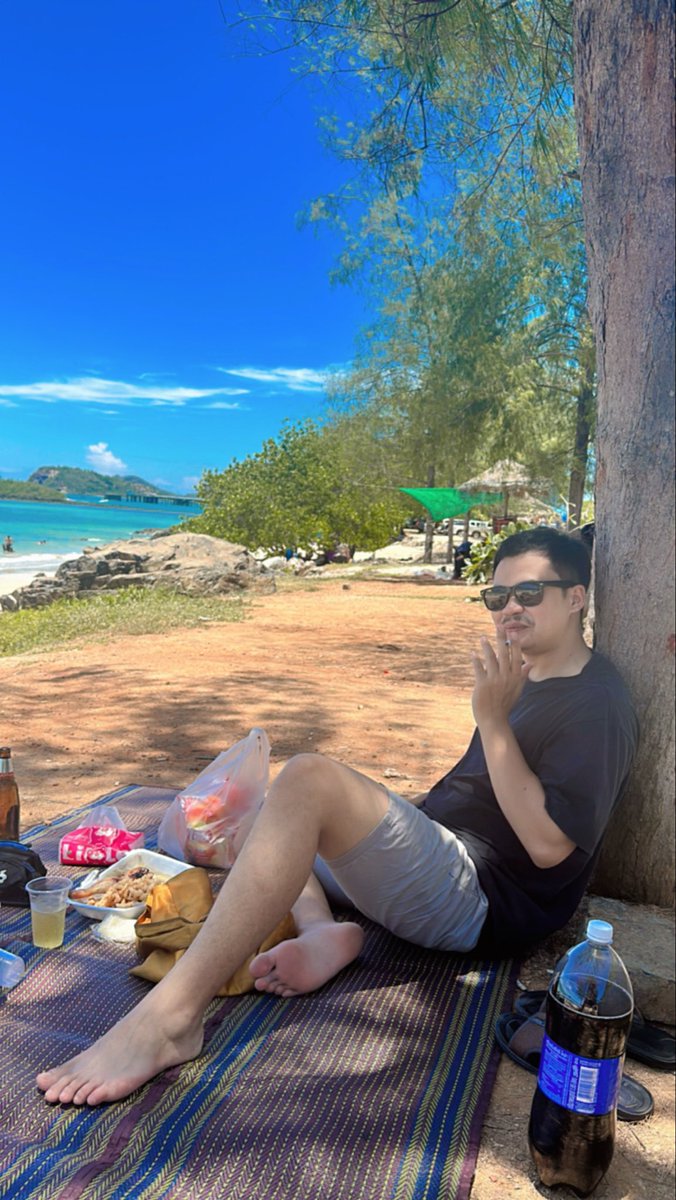 Markfemb's tweet photo. #มุกดหาร  ความรักกะคือขี้ลอยน้ำ 😂 https://t.co/SRtLgZWuQU