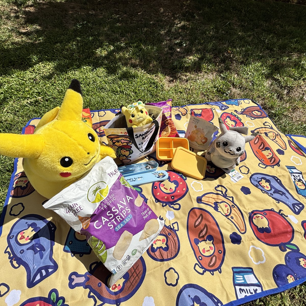 posebean's tweet photo. i draw a bunch of funny pikachus https://t.co/wqisNJacv5