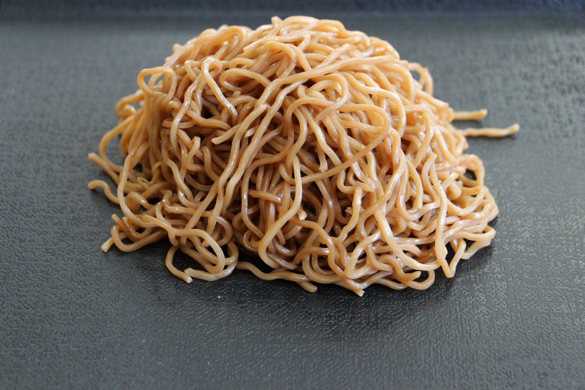 nakazawaseimen's tweet photo. 中沢製麺の創業時は焼きそばしか作ってなくて、
まもなく二度ぶかし焼きそばを作り始める。
その後小山駅きそばの運営をすることになるので
「きそば」という字に縁があるのかもしれない😊 https://t.co/WQA7I5s78D
