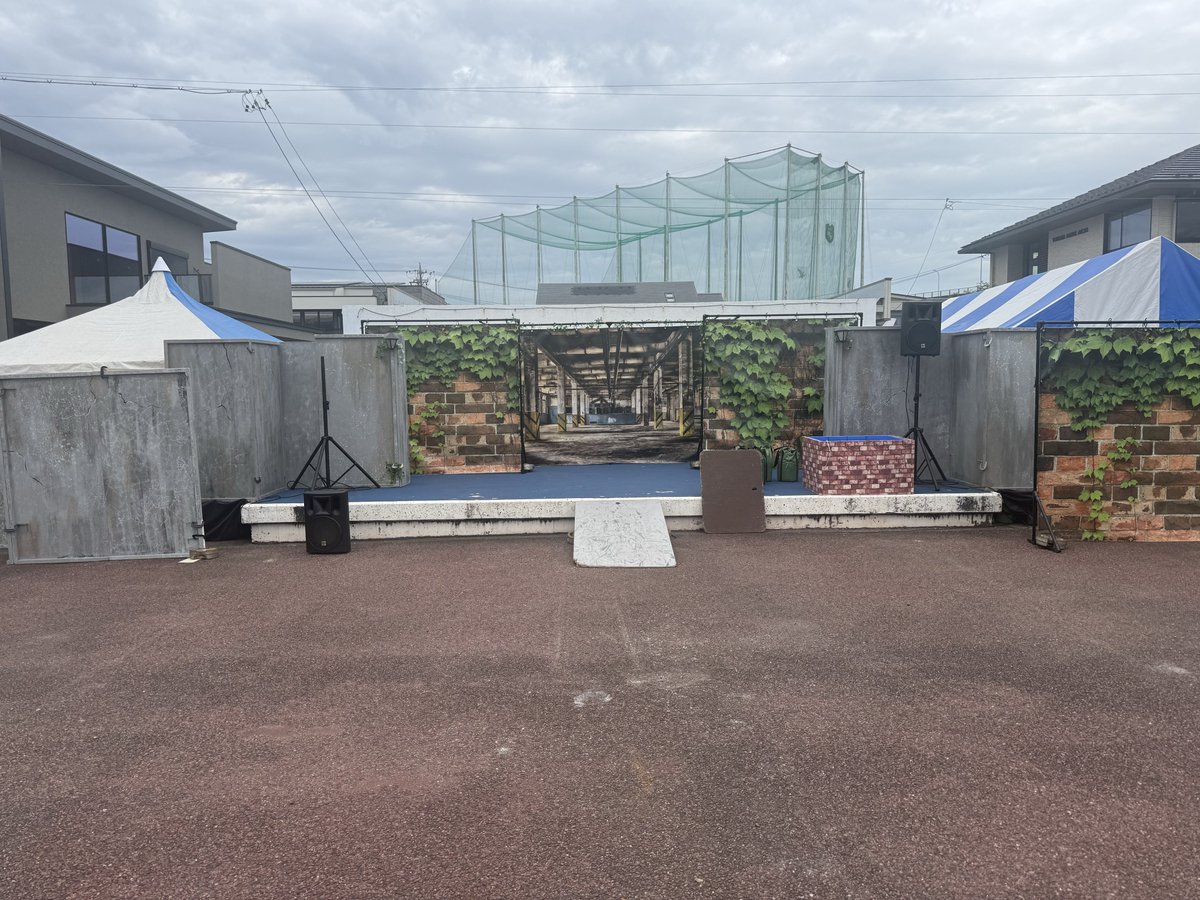 machaorange's tweet photo. 日曜日は朝5時起きからの愛知県一宮ハウジングセンターまで行ってきたよ😆
レッドヒーローショーでした。
それに警察いて、イベントしてまして、
制服を着させていただきました（笑）
愛知に来たら恒例の岐阜タンメンやで👏めちゃくちゃ美味い。
一宮のスタバ寄りーの。
新作飲んだけど、甘かったわ https://t.co/KbAxd3VzIc