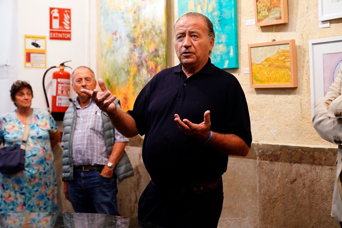 IcagrTwit's tweet photo. #SantaTeresa2026 | El ICAGR se transforma en una casa de subastas con fines solidarios 👉️ Las pinturas y fotografías de los letrados participantes en la exposición colectiva entran en puja a favor de @FESGranada. 🔨 ¡Aún puedes pujar por algunos lotes!
https://t.co/0GyCIbxgSz https://t.co/oi5TwRyojQ