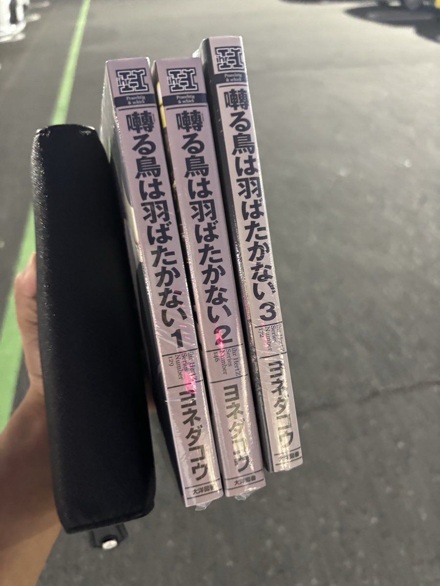 owarikun__'s tweet photo. 囀るすげえぶっ刺さった記憶あって
最近新刊出たらしいし
これを機にまた読み返そうと思うなんかすごい良かった気がする最後に読んだの高校生の頃だからよく覚えてないけど https://t.co/SKGsquZ7x7