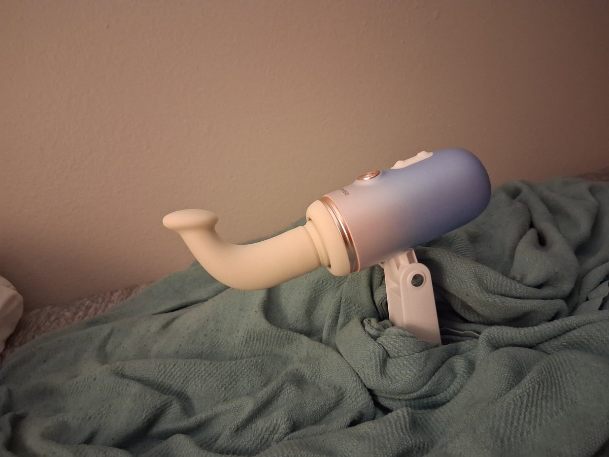 prettyboyjwade's tweet photo. when i tell you this thing made me cum in 4 minutes i am not fucking lying. its magic https://t.co/QsHIJ3EU00