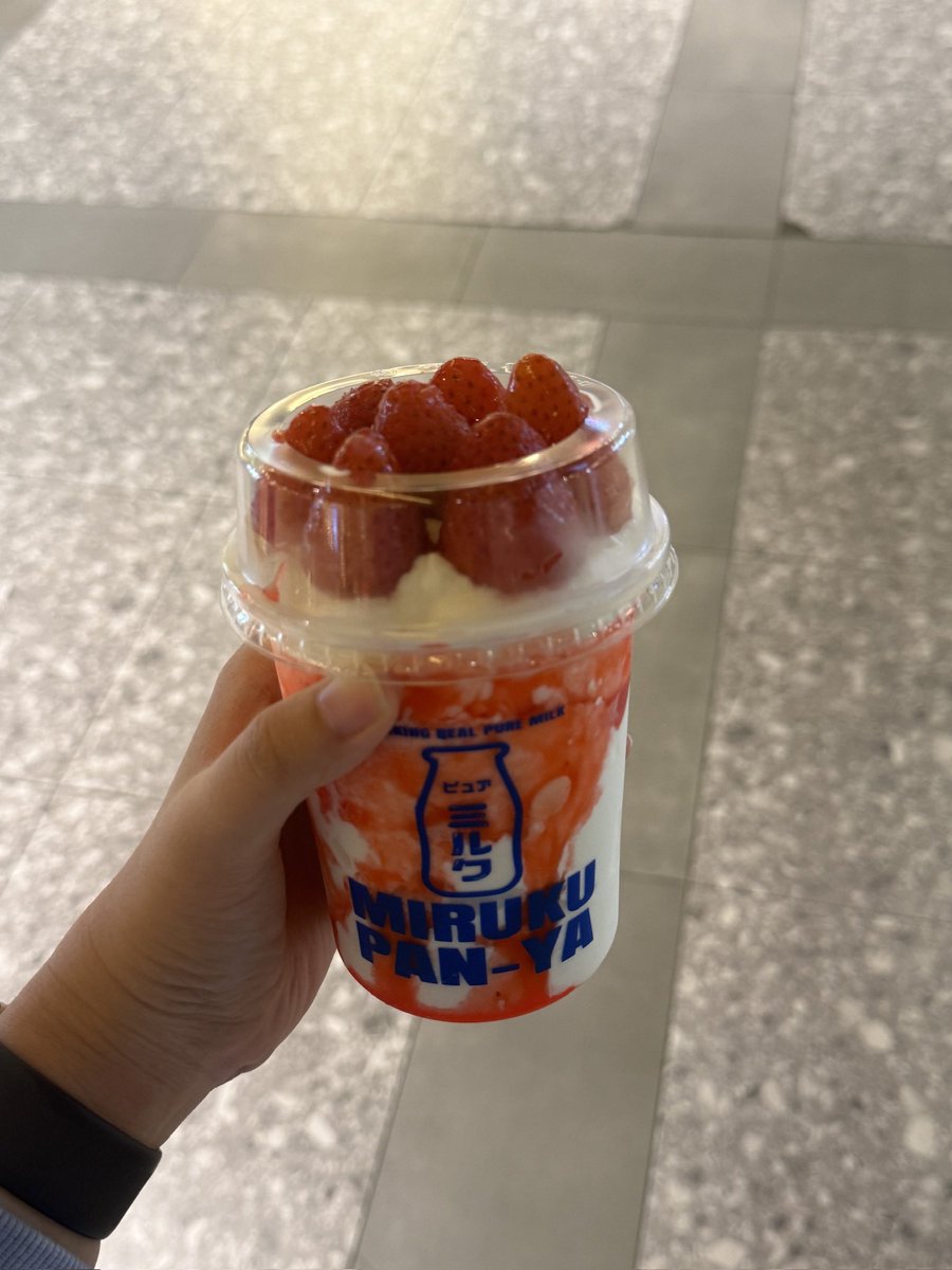 chingcbn's tweet photo. ได้มาลองแล้ว Miruku Pan-ya
เราสั่งเป็น Strawberry Pure Milk 🍓🥛
เราสั่งหวาน 50% นะ (หวานปกติของทางร้าน)
นมนัวดี ชอบๆ 😋😋
หลายๆเมนูเริ่มหมดละอะ ขายดีแค่ไหน
พิกัดจิ้มที่เราโควทได้เลยน้า https://t.co/c66pLF0X3I