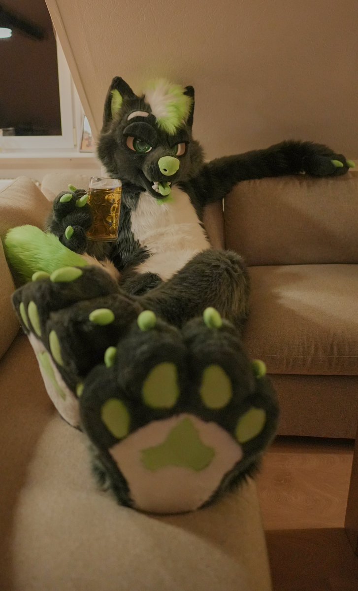 batteryfoxz's tweet photo. Long day? Come kick back with me on the couch—I already grabbed a cold drink 🍻🐾
  
#Fursuit #Furry #paws #FurryFandom https://t.co/isf4zFUbuy