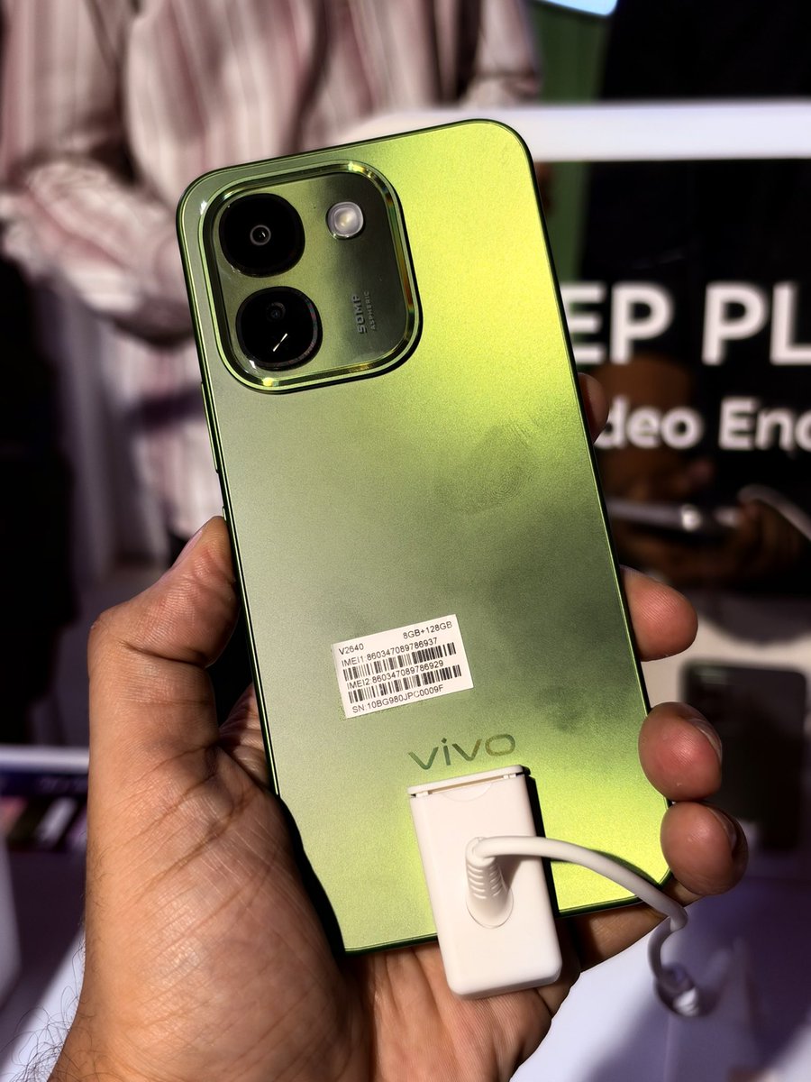 stufflistings's tweet photo. The vivo S2 FE. https://t.co/QZ8mfwGUAx