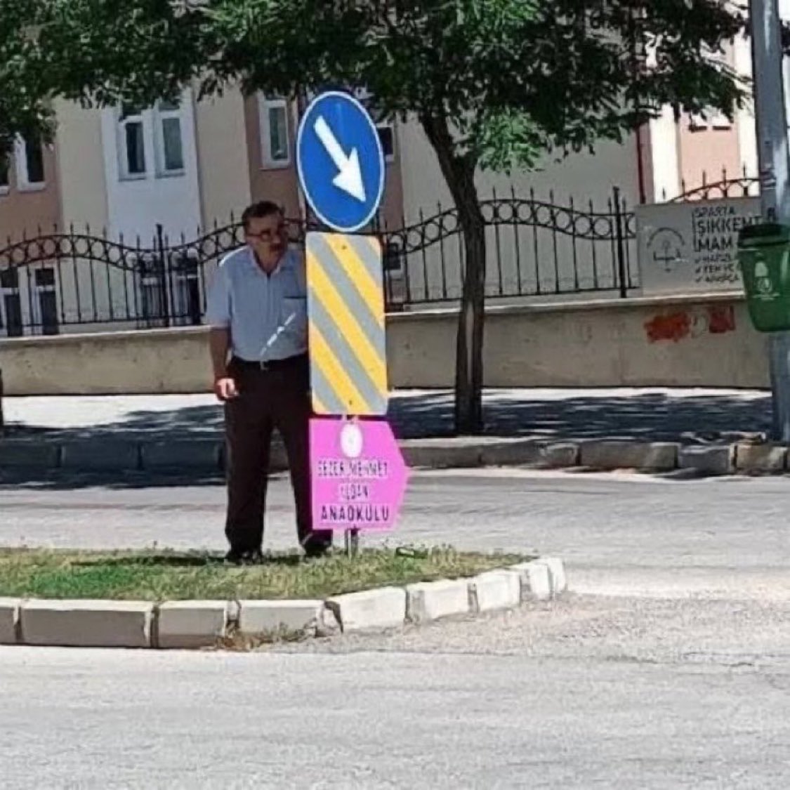 dakikahaberrr's tweet photo. onu anlamak her şeyi anlamak olacaktır. Amca’yı şimdi daha iyi anlıyoruz
#Başakşehir #saldırı https://t.co/2b3Qkww6ON