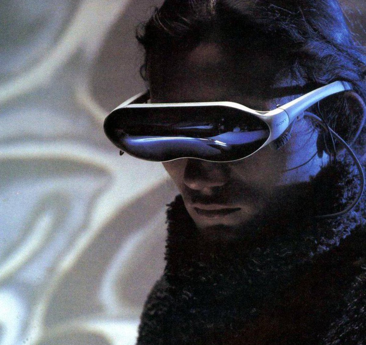 JetstreamFPS's tweet photo. Sony Glasstron 1999 https://t.co/qvnToluNlm