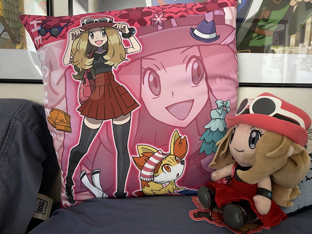 Serenaplush's tweet photo. Oh hey! Thats my pillow. https://t.co/fMoJ2PUSiE