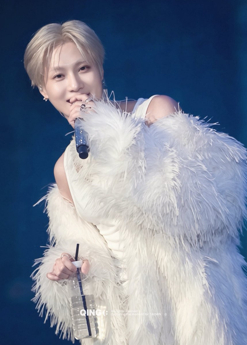 ohberrybomb's tweet photo. 고양이 빼꼼🐱

#태민 #TAEMIN #泰民 #テミン 
#TAEMIN_LiMiNal 
#TAEMINWORLDTOUR https://t.co/Cj6sBByWdg