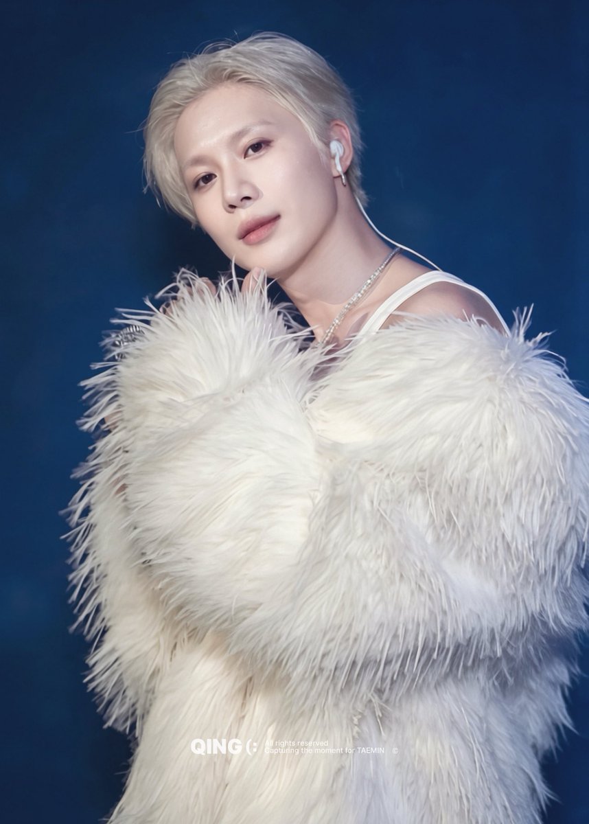 ohberrybomb's tweet photo. 고양이 빼꼼🐱

#태민 #TAEMIN #泰民 #テミン 
#TAEMIN_LiMiNal 
#TAEMINWORLDTOUR https://t.co/Cj6sBByWdg