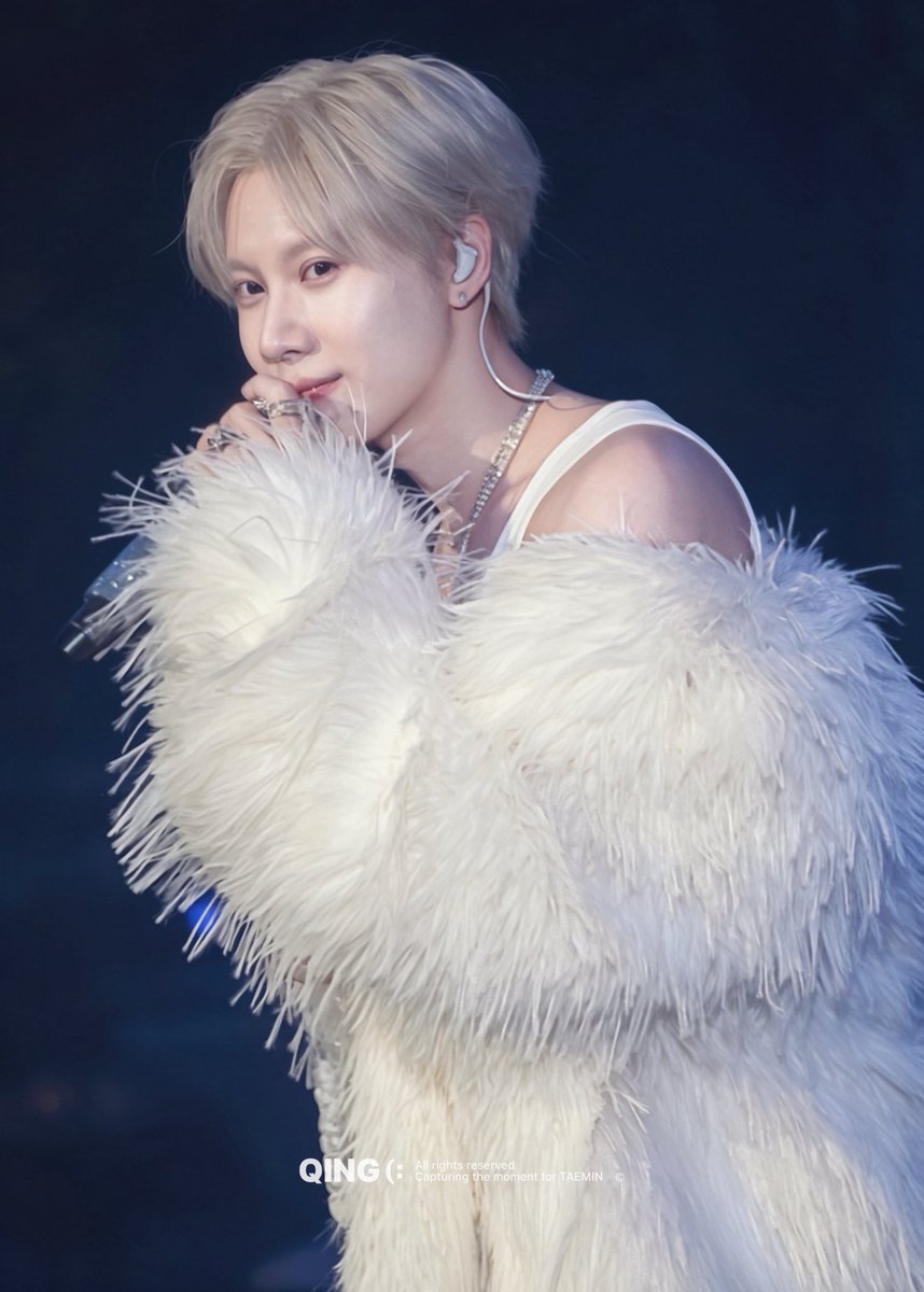 ohberrybomb's tweet photo. 고양이 빼꼼🐱

#태민 #TAEMIN #泰民 #テミン 
#TAEMIN_LiMiNal 
#TAEMINWORLDTOUR https://t.co/Cj6sBByWdg