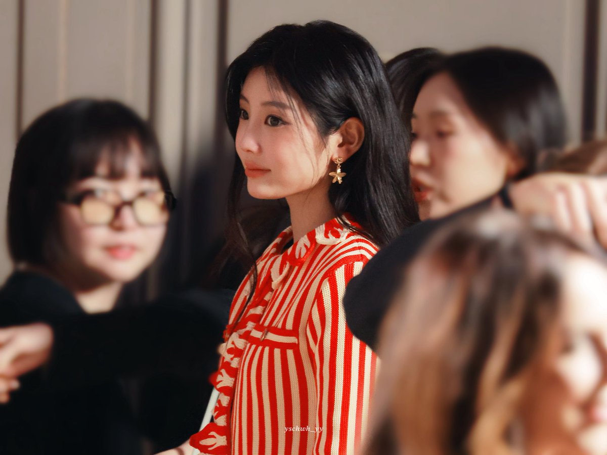 yschwh_yy's tweet photo. 261005 PFW🇫🇷

#CHANELSS27xWONHEE
#WONHEE #원희 

#CHANELSpringSummer
#CHANEL #CHANELSHOW #PFW @CHANEL https://t.co/dXfvVPSvoV