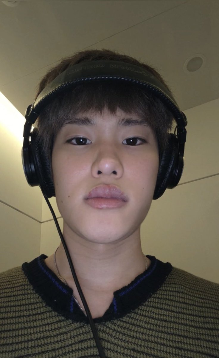 teenysaku's tweet photo. album out in 20 days and your ass still recording https://t.co/GiBVcqIM4X
