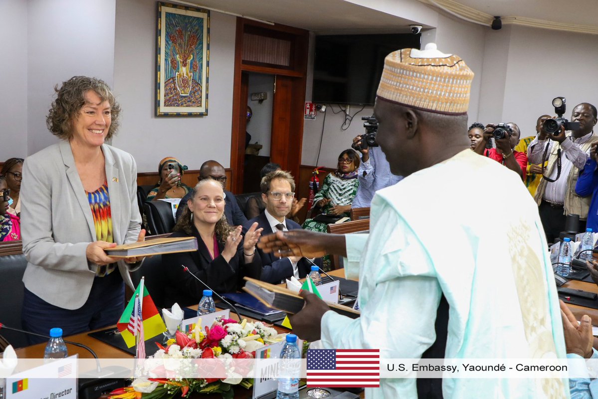USEmbYaounde's tweet photo. Chargé d’Affaires, a.i. Brenda Soya joined the Ministry of Economy, Planning, and Regional Development to sign the Strategic Objective Agreement (SOAG) between the governments of the United States and Cameroon. 

The SOAG is the vital next step in implementing the bilateral health MOU signed between the two governments last year, as it enables the U.S. government to obligate funds and engage in direct funding to the Government of Cameroon.

Read the Chargé d’Affaires' remarks here 👉 https://t.co/OWqSPHUTsH

#HealthMou #Health
@minepat237