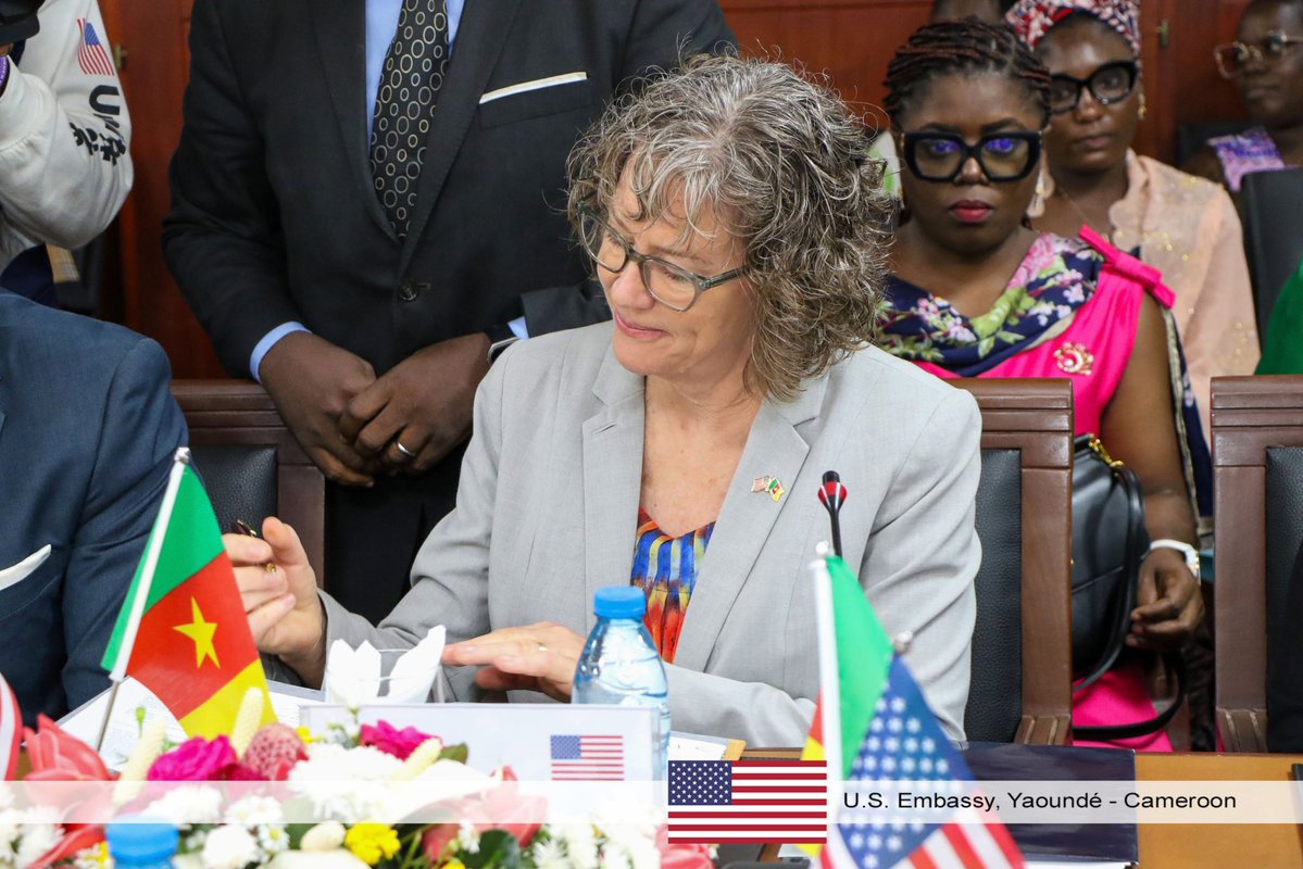 USEmbYaounde's tweet photo. Chargé d’Affaires, a.i. Brenda Soya joined the Ministry of Economy, Planning, and Regional Development to sign the Strategic Objective Agreement (SOAG) between the governments of the United States and Cameroon. 

The SOAG is the vital next step in implementing the bilateral health MOU signed between the two governments last year, as it enables the U.S. government to obligate funds and engage in direct funding to the Government of Cameroon.

Read the Chargé d’Affaires' remarks here 👉 https://t.co/OWqSPHUTsH

#HealthMou #Health
@minepat237