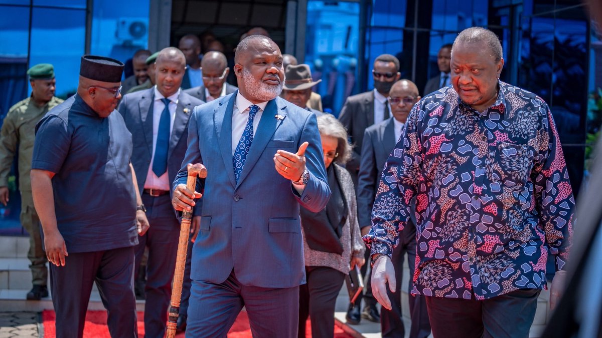 RUGEZITV1's tweet photo. 🛑GOMA 

Uwahoze ari president wa Kenya Uhuru Kenyatta yaraye GOMA  mumahoro meshi cyane numutekano wose lazima heshima irudi alaaaaaaaaaa https://t.co/WUX0w8GZJ3