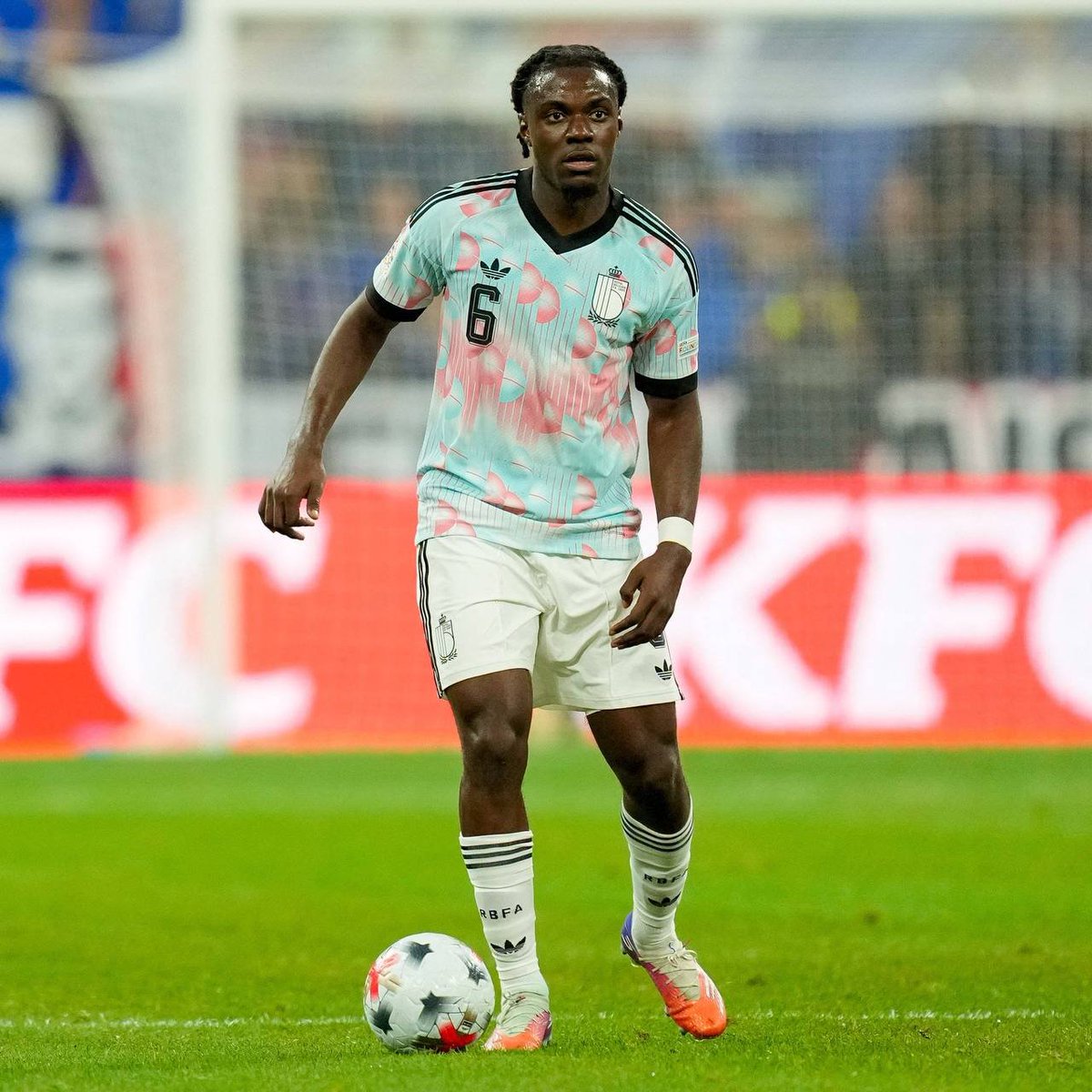 cfc_adinoyi's tweet photo. 🇧🇪 Romeo Lavia vs France:

⦿ 87 minutes played
⦿ 57 touches
⦿ 1 assist
⦿ 1 big chance created
⦿ 1 key pass
⦿ 89% pass accuracy
⦿ 2 tackles won
⦿ 2 interceptions
⦿ 1 blocked shot
⦿ 4/7 ground duels won

Injury free Lavia 

#Lavia #CFC #ChelseaFC #PrideOfLondon https://t.co/WBvZf9SeE8