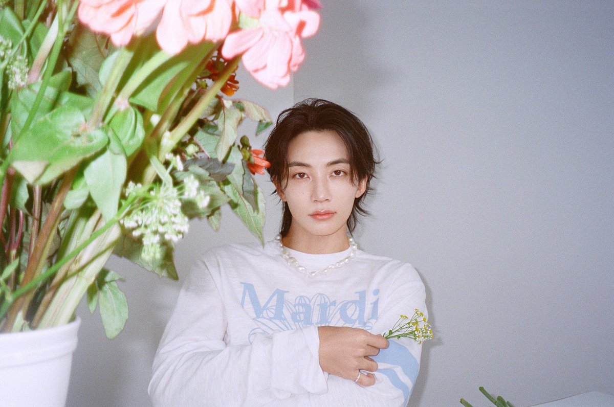 Kstyle_news's tweet photo. SEVENTEEN ジョンハン「Mardi Mercredi」グローバルアンバサダーに就任！初のユニセックスラインを発表
https://t.co/2ONSbuDisE https://t.co/1pJyHmFBMn
