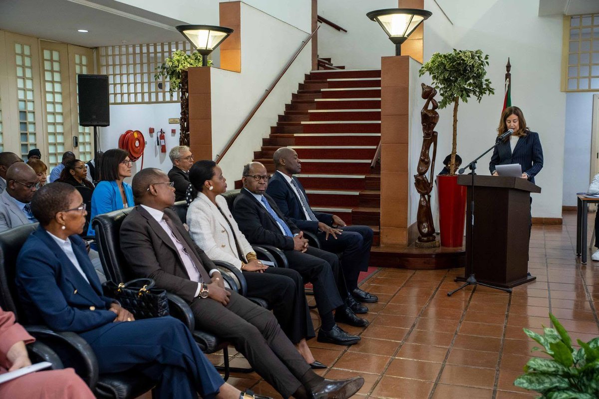 EmbEspMaputo's tweet photo. La pasada semana, la Embajadora 🇪🇸 participó en la presentación de resultados del proyecto INTEGRA para la lucha contra la corrupción financiado por @EUinMoz y @AECID_es.

Gran trabajo de jueces y magistrados de🇲🇿y paso adelante en la transparencia de la actuación judicial. https://t.co/9KBQ42oQmS