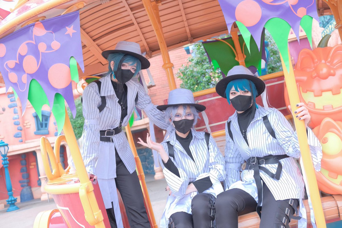 Yuzureo_03's tweet photo. ⚠️ cosplay コスプレ　twst

🦈：楪 れお　🐙：まるがお　🐬：もす

 #Ｄハロ仮装2026  #Dハロツイステ https://t.co/vTz6pgIhLD